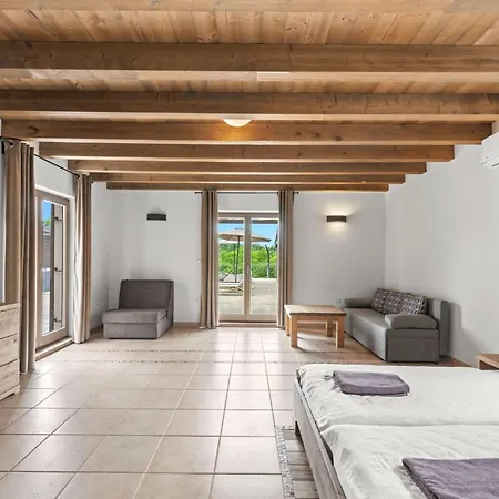 Santi By Interhome